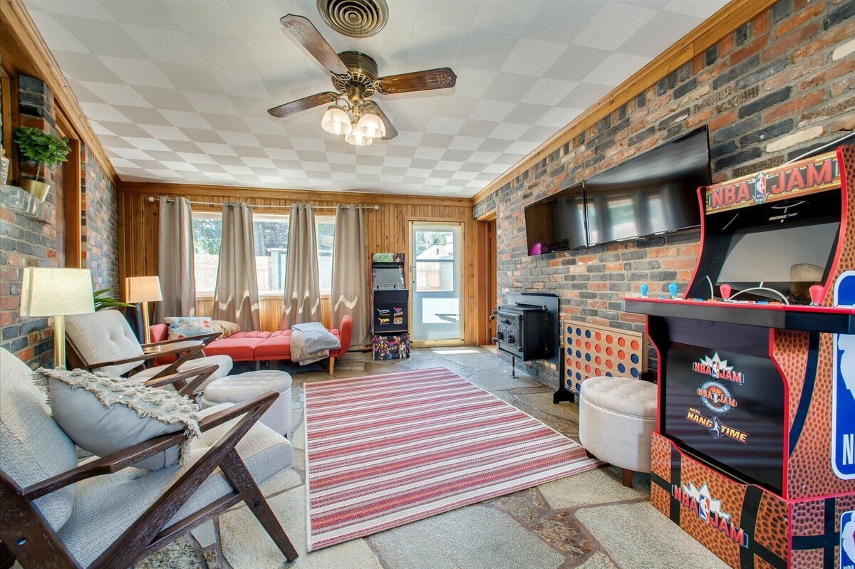 #HabitueHomes - Eagle Rock Base Camp