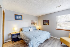 2 bedrooms, WiFi, bed sheets