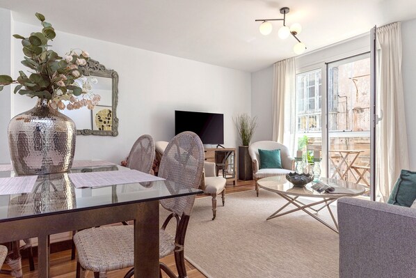 Smart TV - Beautiful 3-bedroom apartment in Cadiz center. San Antonio IV (Cadiz)