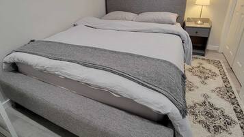 2 dormitoris, escriptori, planxa i posts de planxar i wifi gratuïta