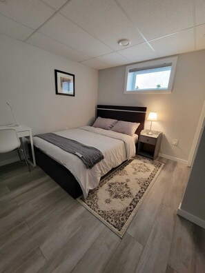 2 bedrooms, desk, iron/ironing board, free WiFi