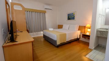 Standard Double Room | Minibar, laptop workspace, free WiFi, bed sheets