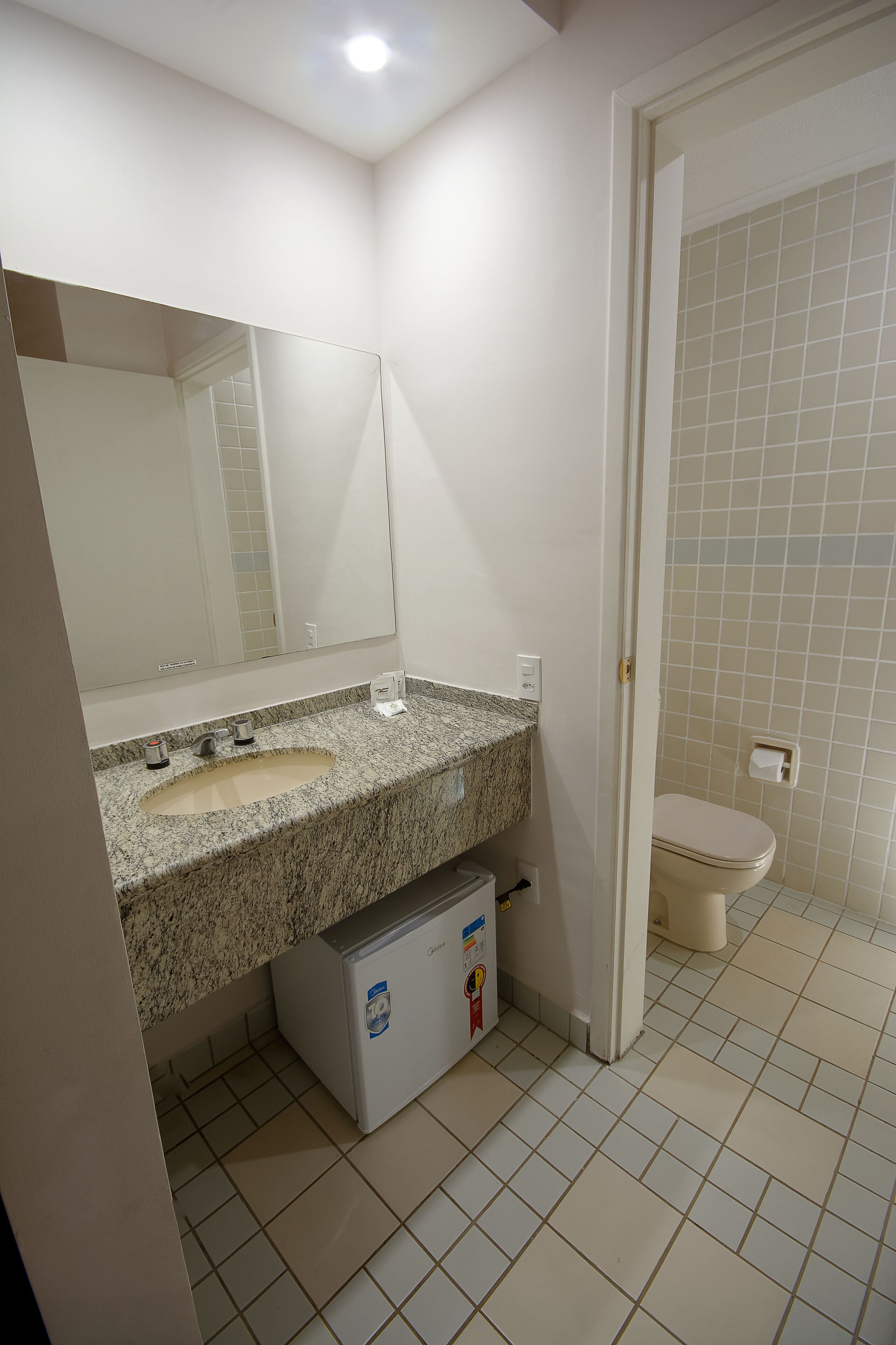 minibar, laptop workspace, free wifi, bed sheets