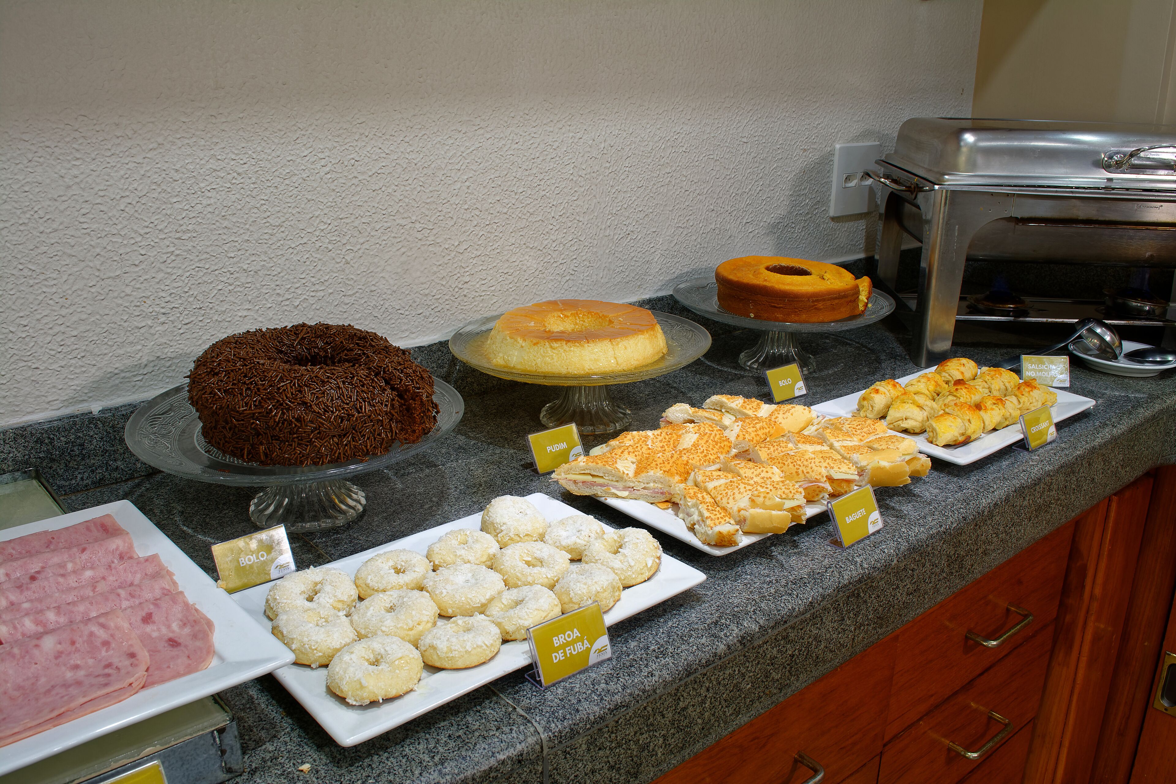 free daily self-service breakfast