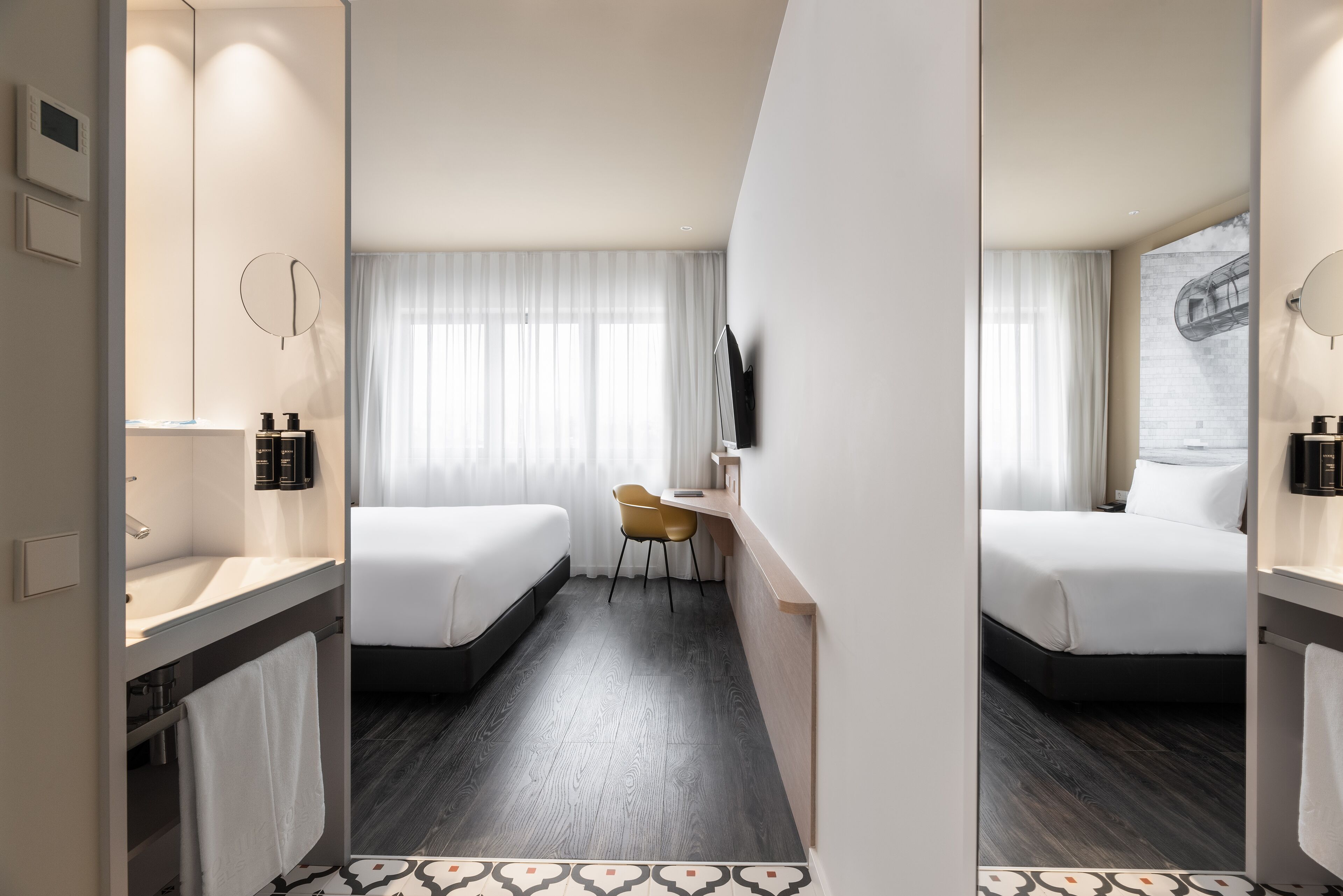 hypo-allergenic bedding, in-room safe, desk, soundproofing