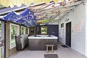 Bañera de hidromasaje al aire libre