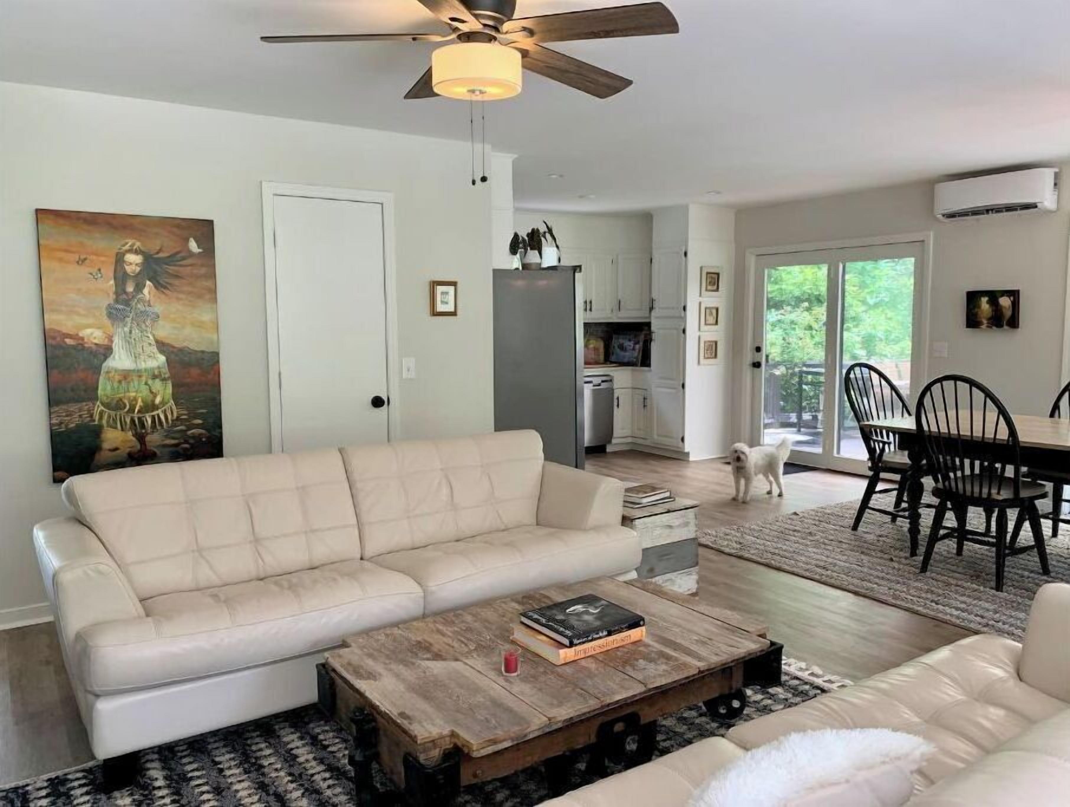 Smart TV, reproductor de DVD y libros 