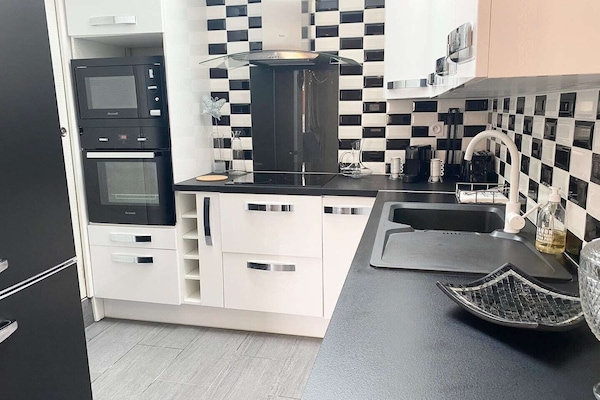 KylskÄp, mikrovÄgsugn, ugn och spishÀll