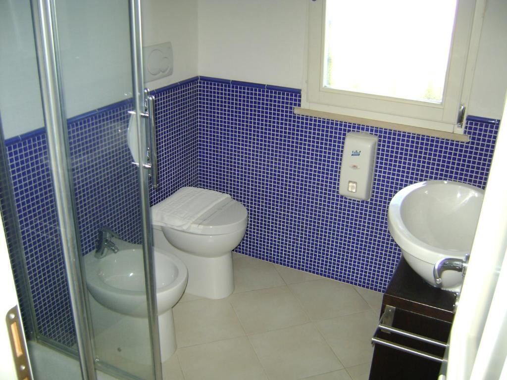 Doccia, set di cortesia gratuito, asciugacapelli, bidet