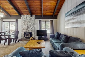 TV, fireplace, ping pong