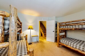 2 bedrooms, Internet, bed sheets