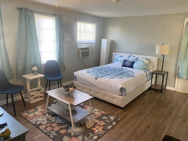 1 bedroom, in-room safe, iron/ironing board, free WiFi