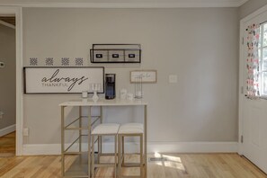 Interior - Walk WECO on State - Eats, Drinks, Shops & Rec (West Columbia)