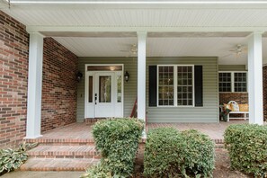 Exterior detail - Tryon -Mins to TIEC-Ideal Location for Equestrians (Tryon)