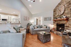 TV, fireplace, offices, printers - Tryon -Mins to TIEC-Ideal Location for Equestrians (Tryon)