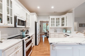 Fridge, microwave, oven, stovetop - Tryon -Mins to TIEC-Ideal Location for Equestrians (Tryon)