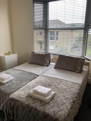 Apartment, Private Bathroom (The Snug) | Interior