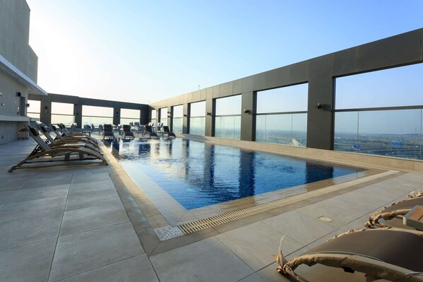 Outdoor pool, pool loungers