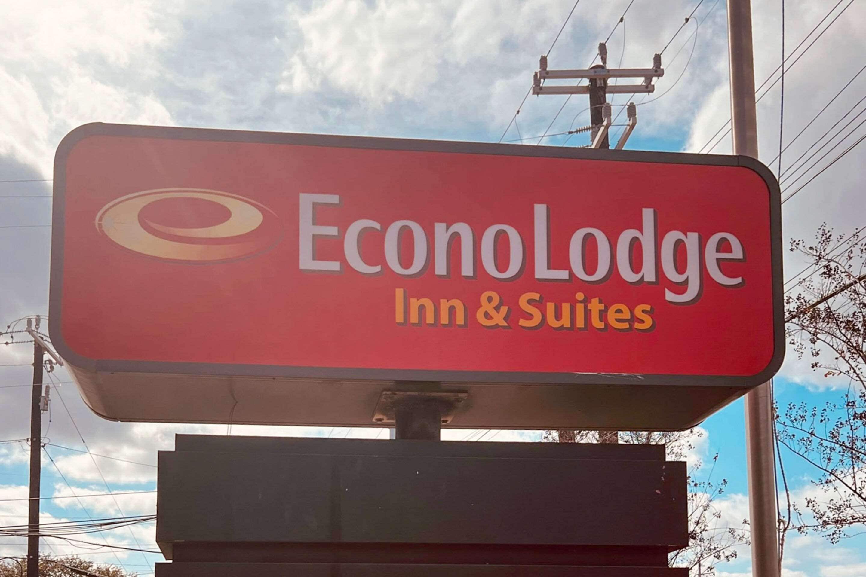 Photo - Econo Lodge Inn & Suites Downtown San Antonio