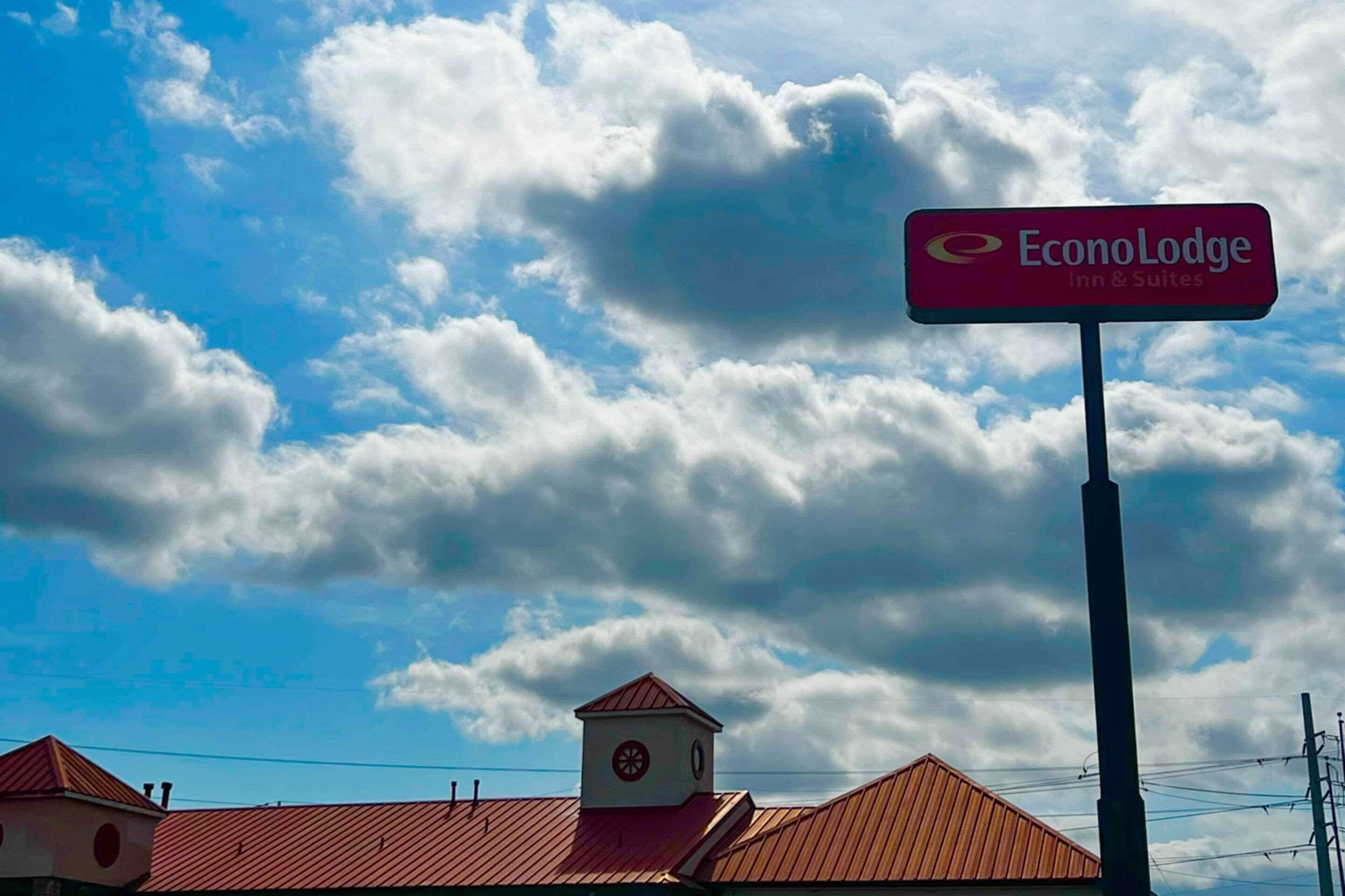 Photo - Econo Lodge Inn & Suites Downtown San Antonio