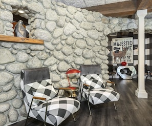 Lobby - The Creekstone (Idyllwild)