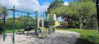 Relaxing townhome with pool and lake