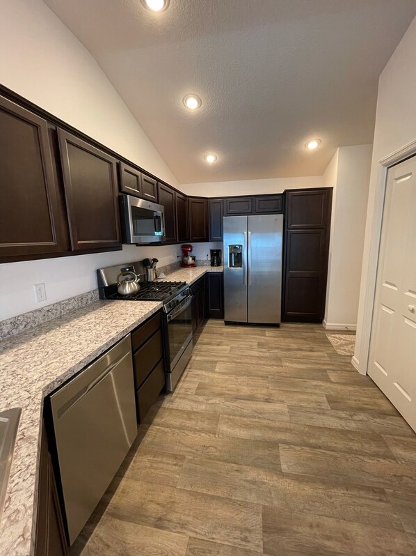 Fridge, microwave, oven, stovetop