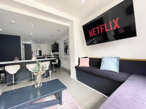 Comfort Apartment, Private Bathroom (Westminster) | Lounge - Wellington Suites by Sasco Apartments (Blackpool)