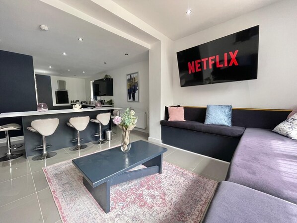 Comfort Apartment, Private Bathroom (Westminster) | Lounge - Wellington Suites by Sasco Apartments (Blackpool)