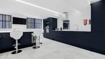 Apartment, Private Bathroom (Knightsbridge) | Shared kitchen