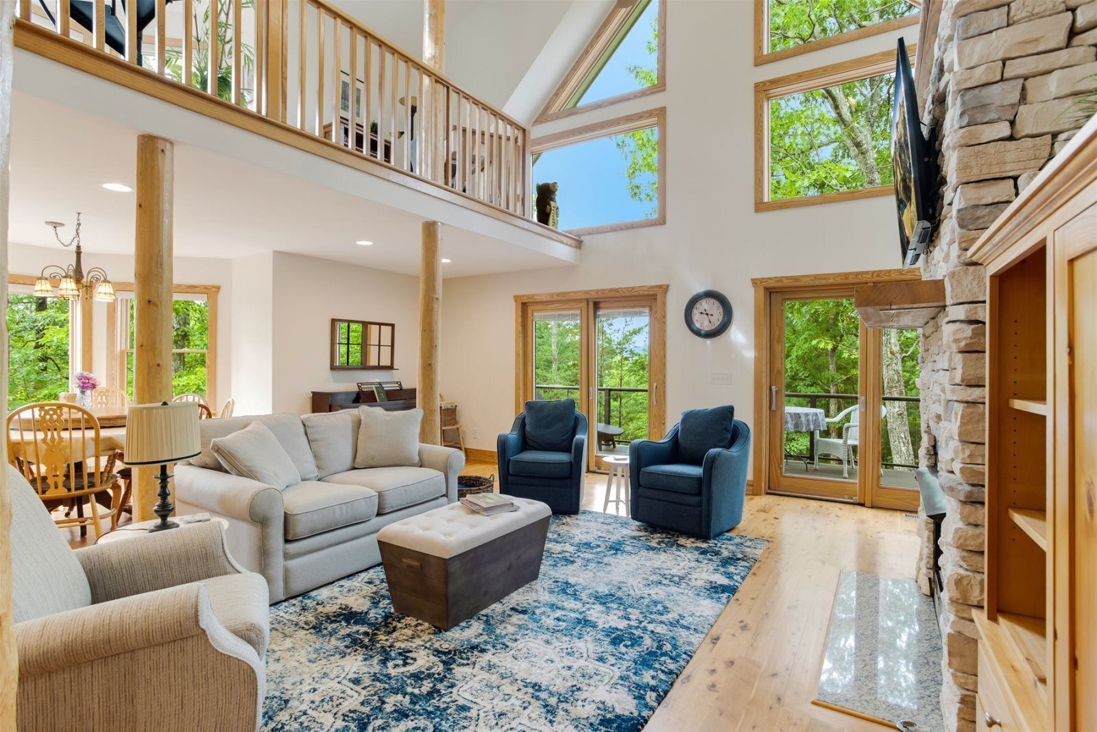 House (328 Woodmere Dr.) | Living room | Flat-screen TV