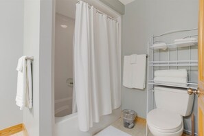 ハウス (328 Woodmere Dr.) | バスルーム