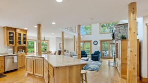 House (328 Woodmere Dr.) | Private kitchen - Woodmere Dr, 328 (Pickens)