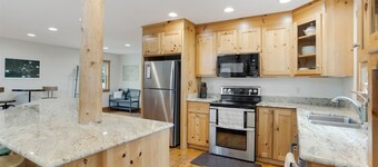 Woodmere Dr, 328