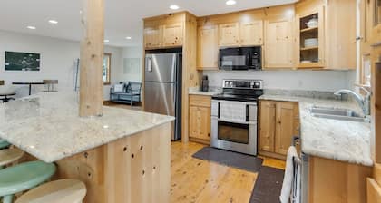 Woodmere Dr, 328