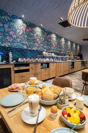 Daily continental breakfast for a fee