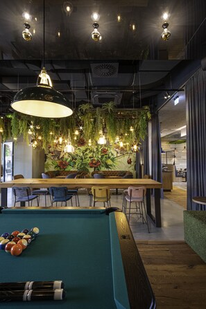 Bar lounge
