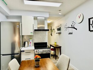 Fridge, microwave, coffee/tea maker - Your Vacation Studio with Kitchen & Balcony & AC (Canmore)