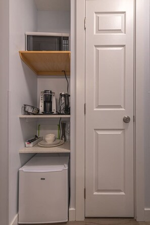 Interior - One Hotel Room with King Bed & AC (Canmore)