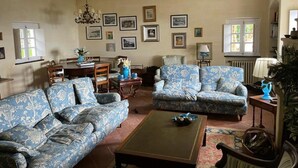 Casa, varias camas | Sala de estar