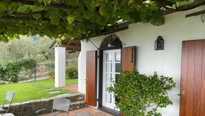 Casa, varias camas | Balcón
