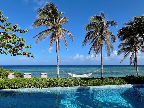 Newly updated luxury 4-bed, 4-bath villa with private pool and beach