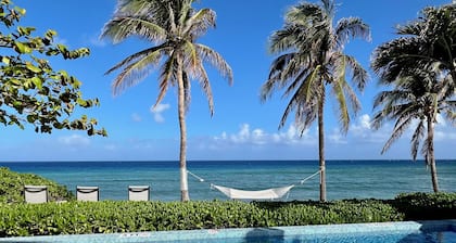 Newly updated luxury 4-bed, 4-bath villa with private pool and beach