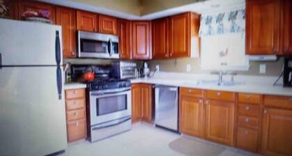 Cheerful 3 Bedroom Residential Home