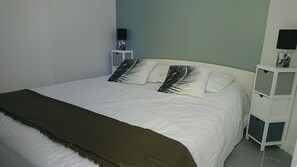 2 Schlafzimmer, Reisekinderbett, kostenloses WLAN, Bettwäsche