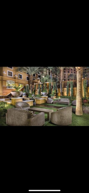 Unclassified image, 4 of 19, button