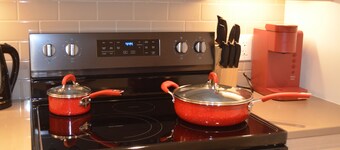 Exquisitely furnished 2-bedroom condo @ Bridgwater!