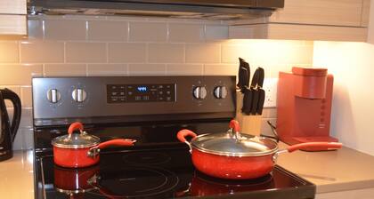Exquisitely furnished 2-bedroom condo @ Bridgwater!