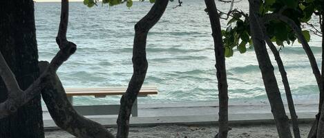 Beach nearby, sun loungers, beach towels