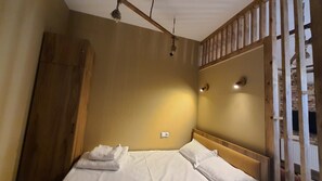 1 bedroom, WiFi - Royal Apartment -Old Tbilisi 73A (Tbilisi)